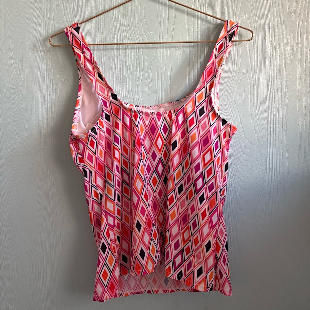 5for20 Liz Claiborne Pink and Orange Diamond Swimsuit Top - Picture 6 of 9